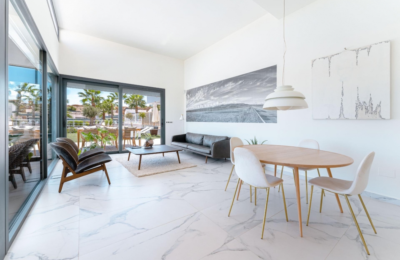 Reventa - Villa - San Miguel de Salinas - Bellavista