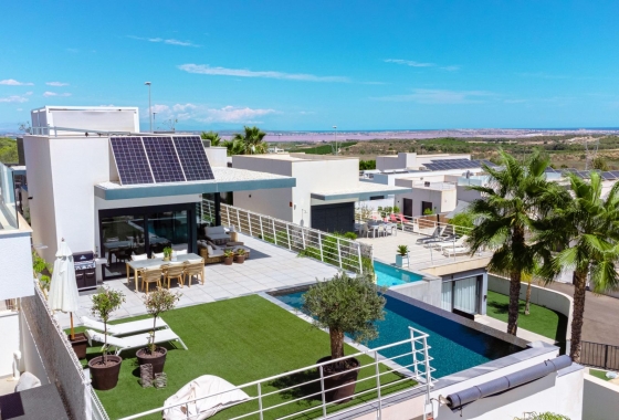 Reventa - Villa - San Miguel de Salinas - Bellavista