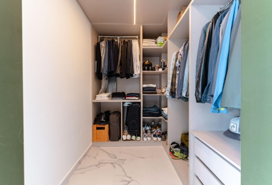 Reventa - Villa - San Miguel de Salinas - Bellavista