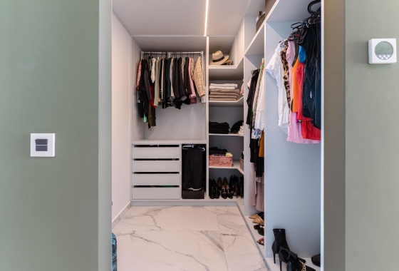 Reventa - Villa - San Miguel de Salinas - Bellavista