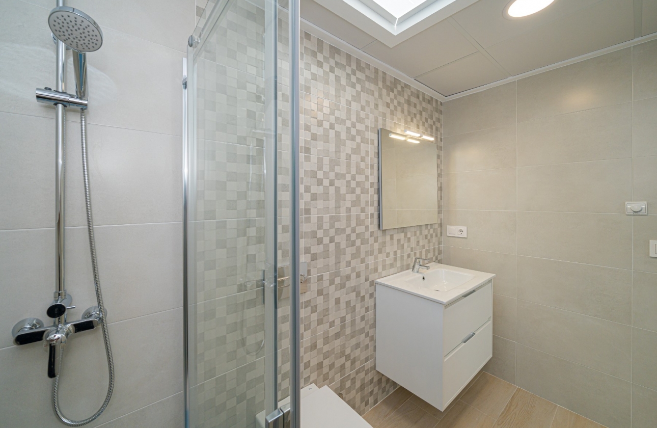 Resale - Villa - Avileses