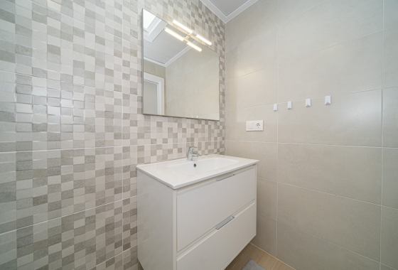 Resale - Villa - Avileses