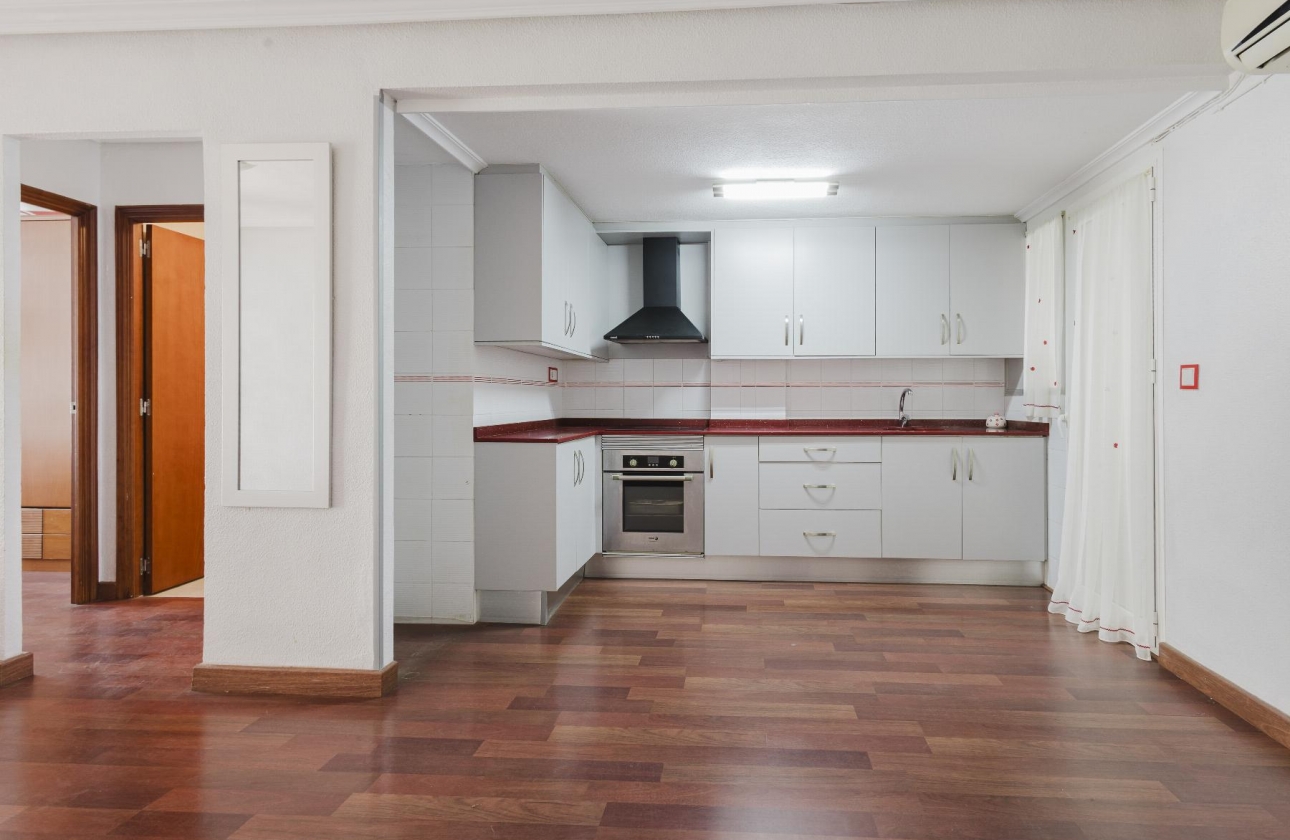 Resale - Apartment - Torrevieja - Playa del Acequión