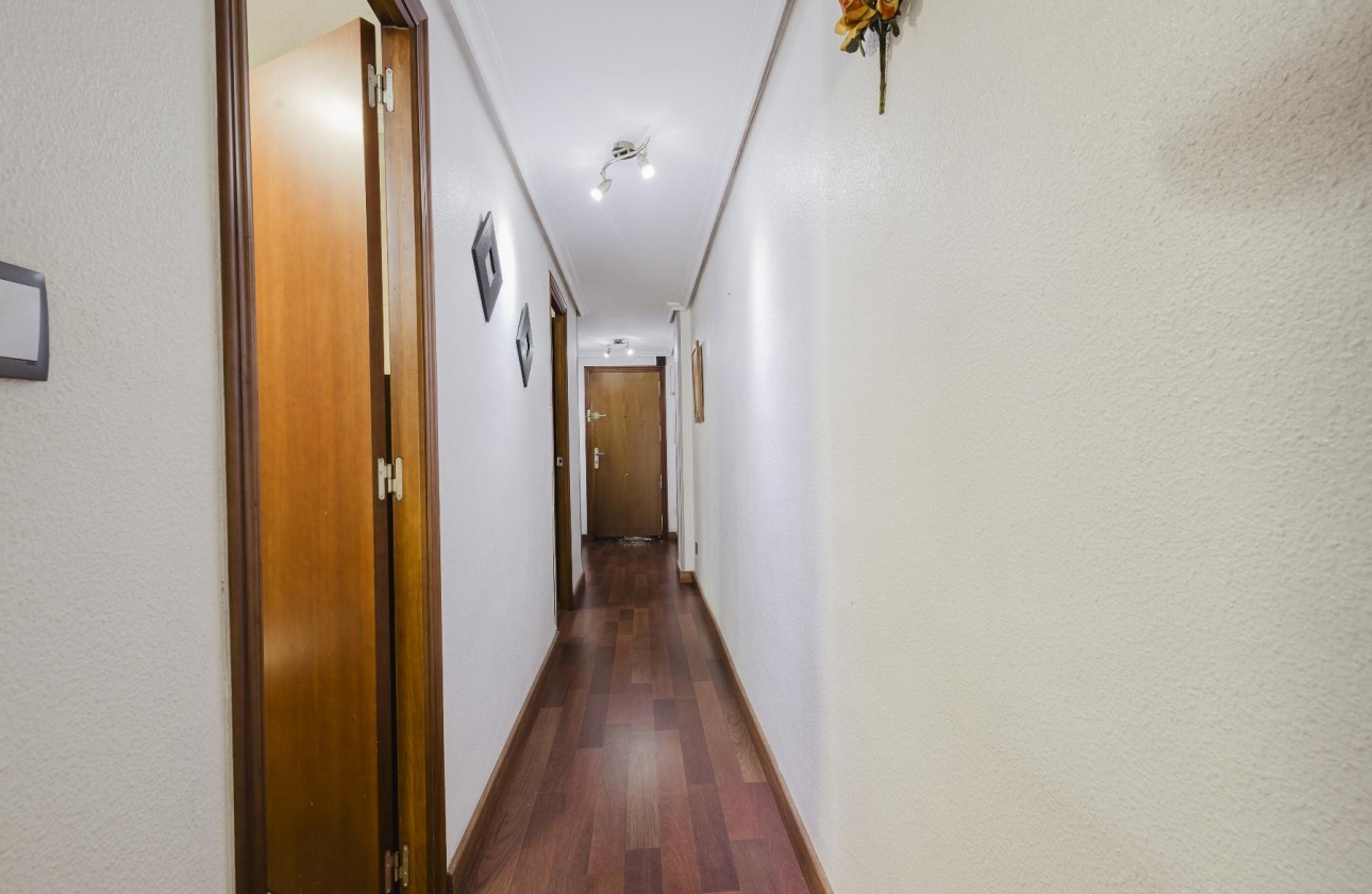Resale - Apartment - Torrevieja - Playa del Acequión