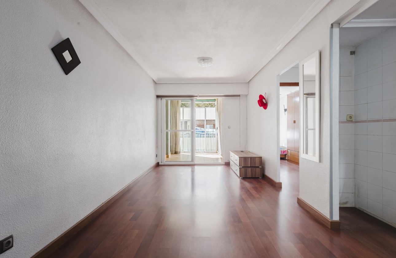 Resale - Apartment - Torrevieja - Playa del Acequión