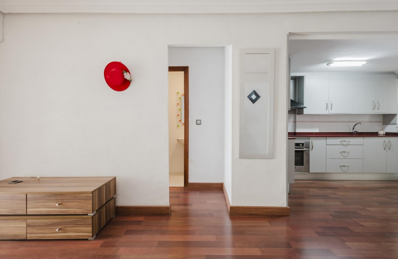 Resale - Apartment - Torrevieja - Playa del Acequión