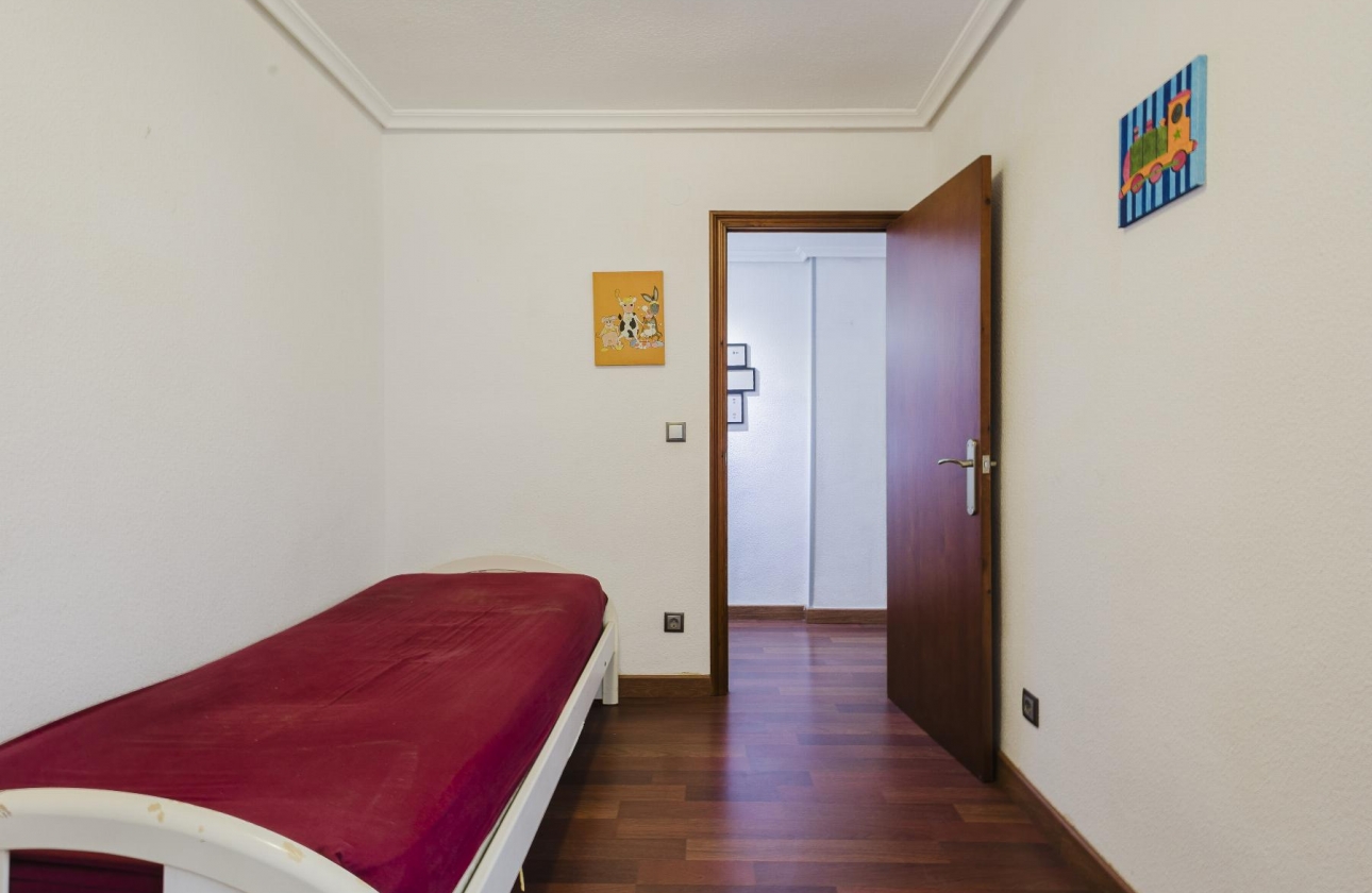 Resale - Apartment - Torrevieja - Playa del Acequión