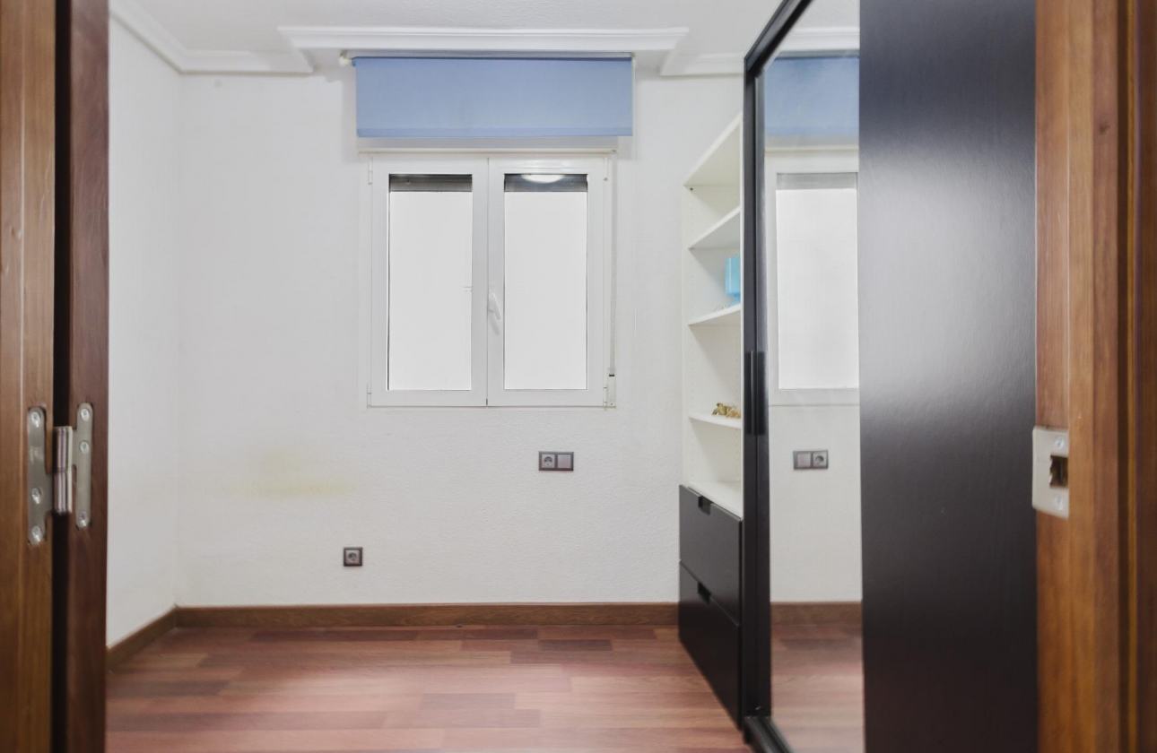 Resale - Apartment - Torrevieja - Playa del Acequión