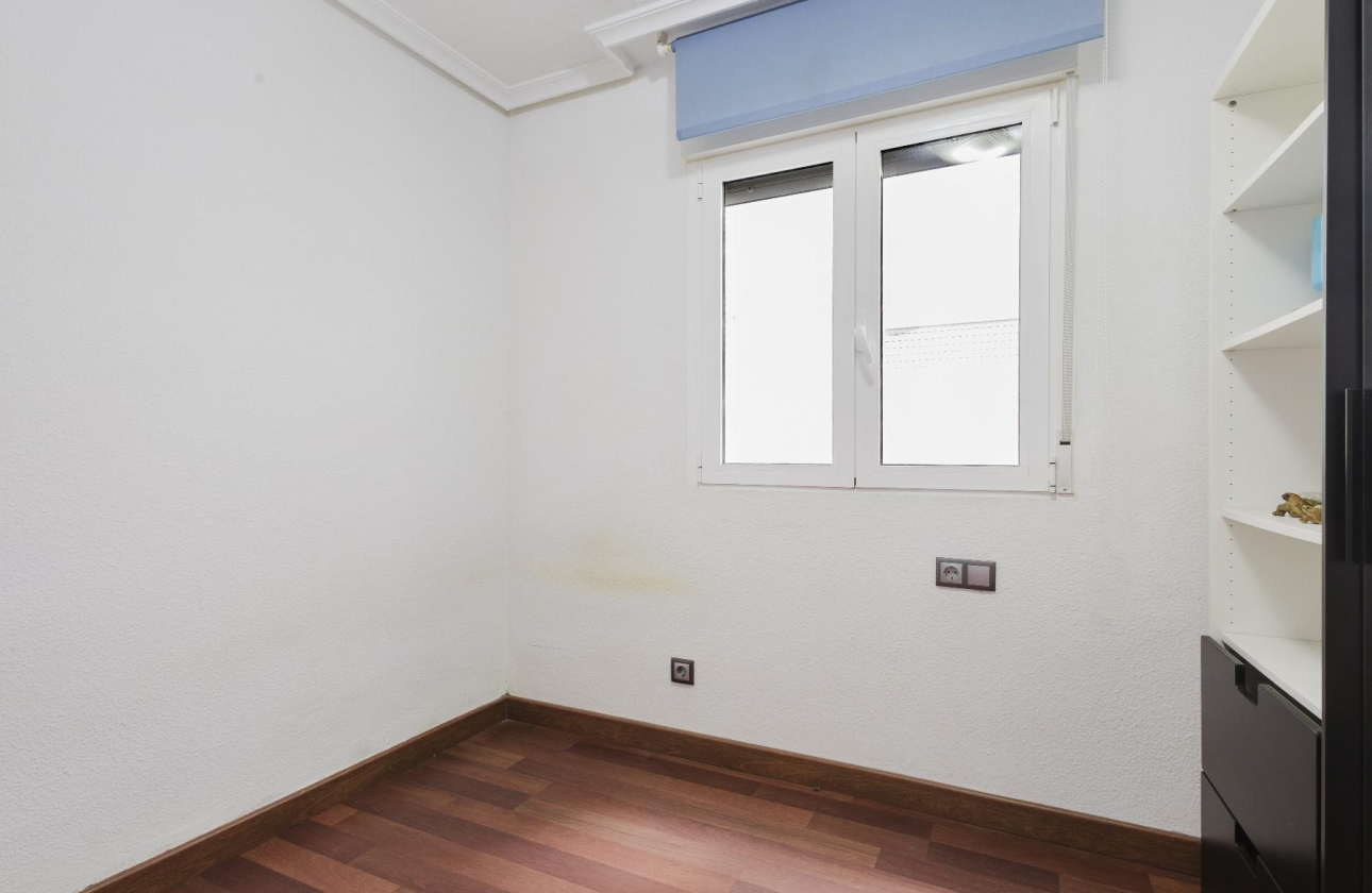 Resale - Apartment - Torrevieja - Playa del Acequión