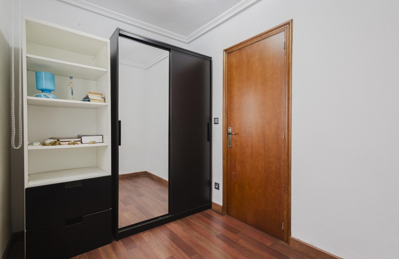 Resale - Apartment - Torrevieja - Playa del Acequión