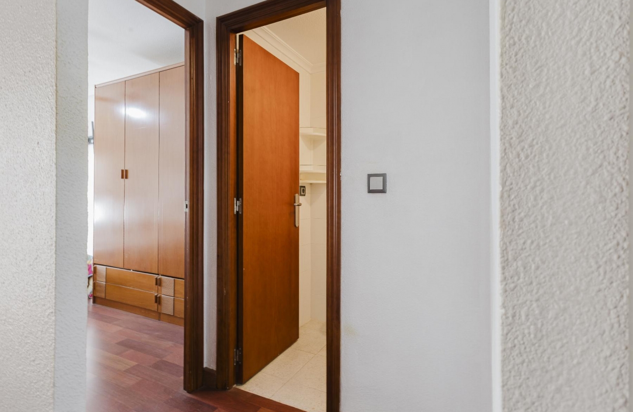 Resale - Apartment - Torrevieja - Playa del Acequión