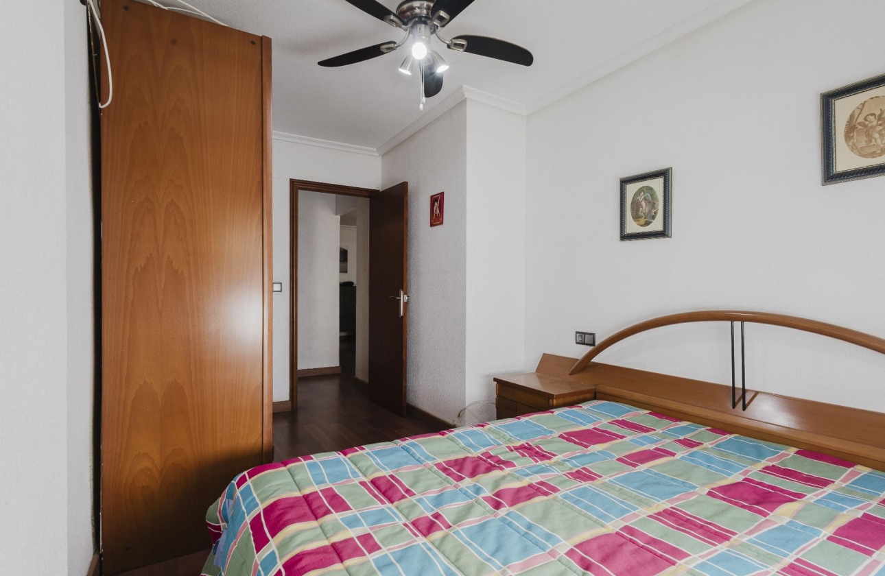 Resale - Apartment - Torrevieja - Playa del Acequión