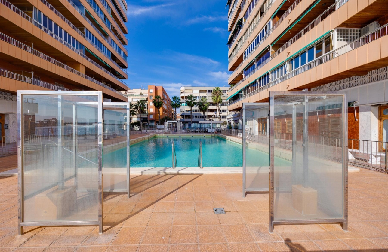 Resale - Apartment - Torrevieja - Playa del Acequión