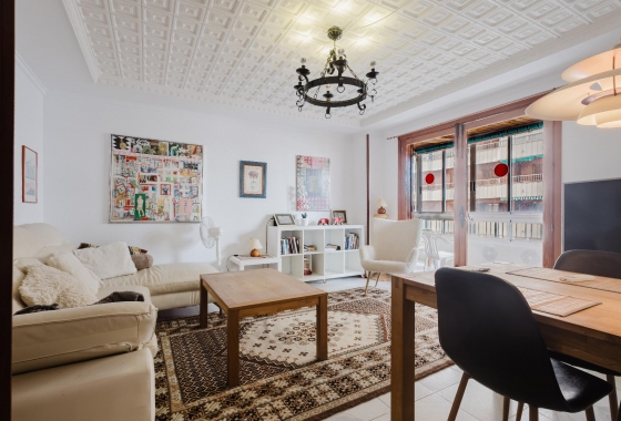 Resale - Apartment - Torrevieja - Playa del Acequión