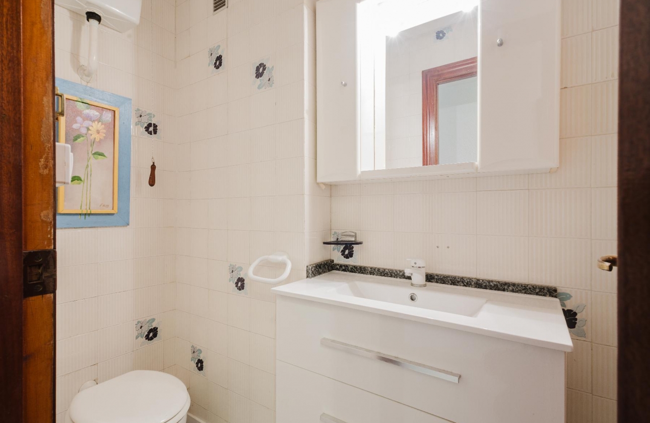 Resale - Apartment - Torrevieja - Playa del Acequión