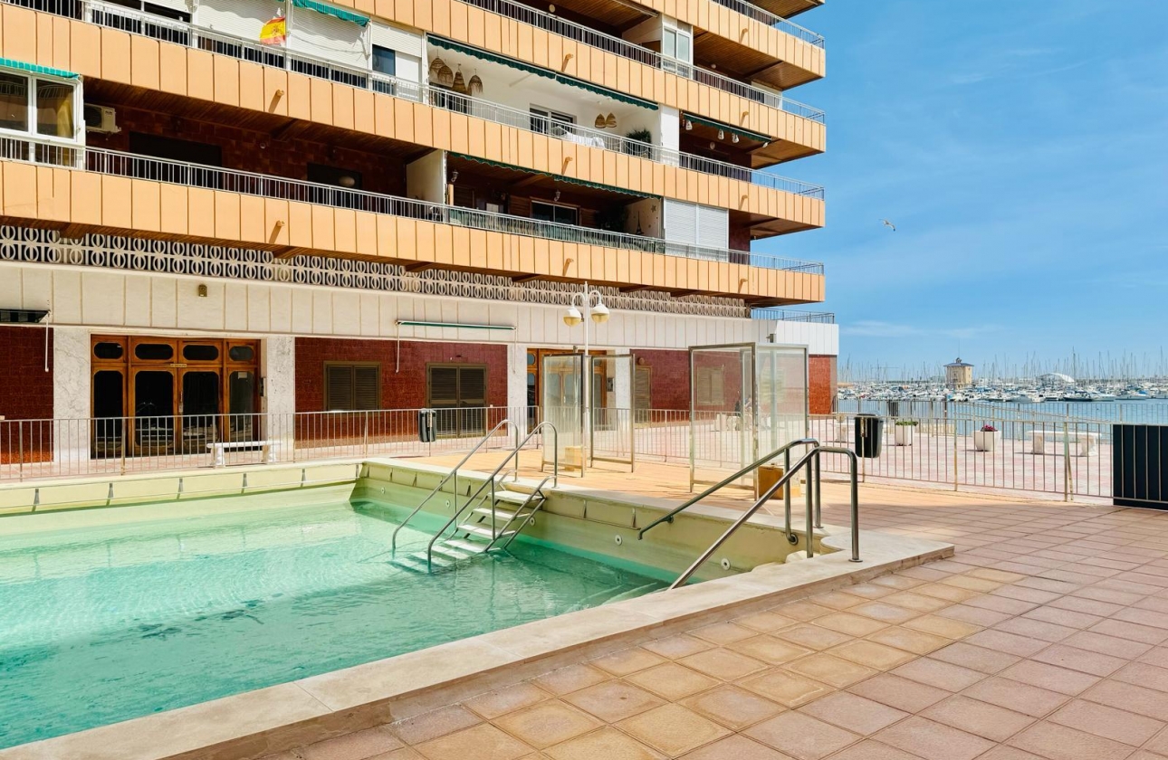 Resale - Apartment - Torrevieja - Playa del Acequión