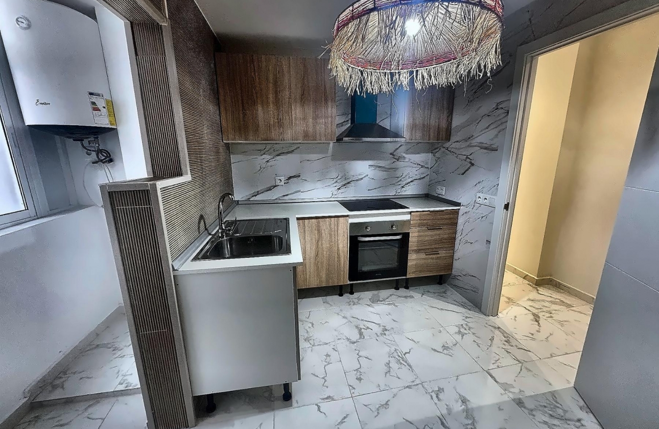 Resale - Apartment - Torrevieja - Muelle Pesquero