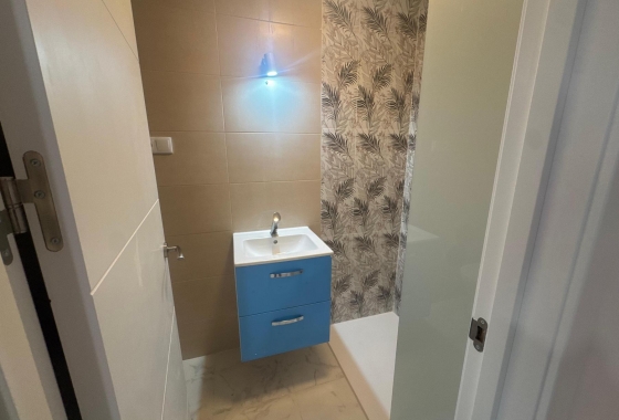 Resale - Apartment - Torrevieja - Muelle Pesquero