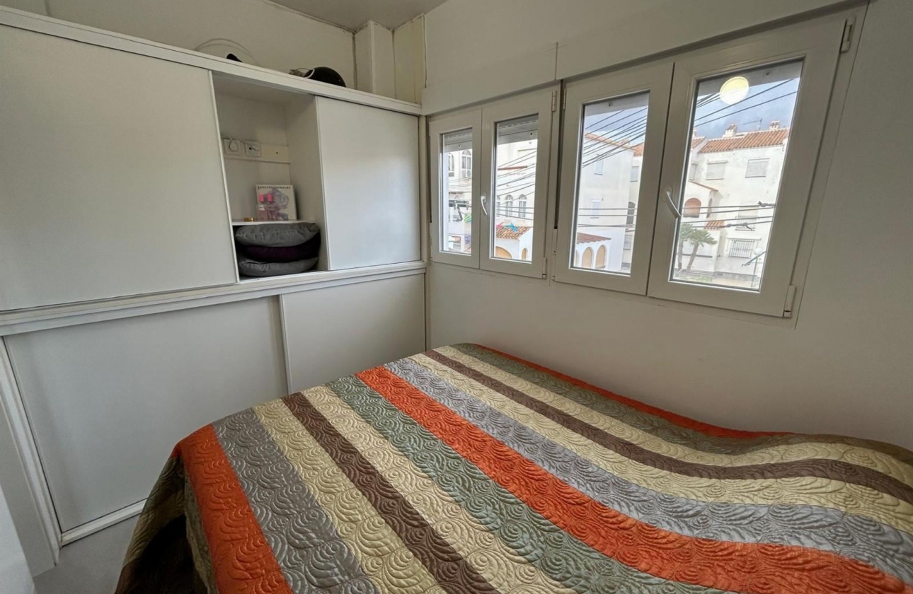 Resale - Apartment - Torrevieja - PLAYA NAUFRAGOS