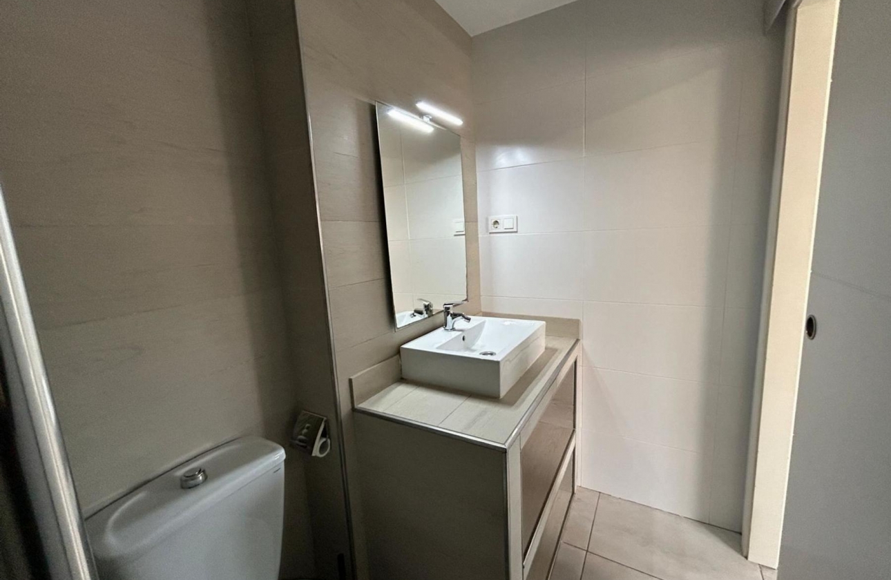 Resale - Apartment - Torrevieja - PLAYA NAUFRAGOS