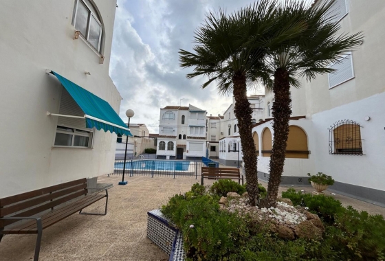 Resale - Apartment - Torrevieja - PLAYA NAUFRAGOS