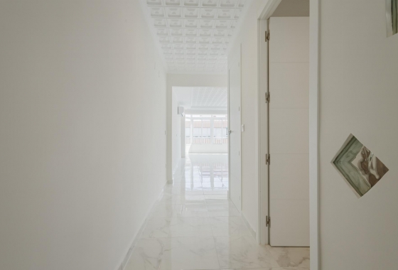 Resale - Apartment - Torrevieja - Playa del Acequión