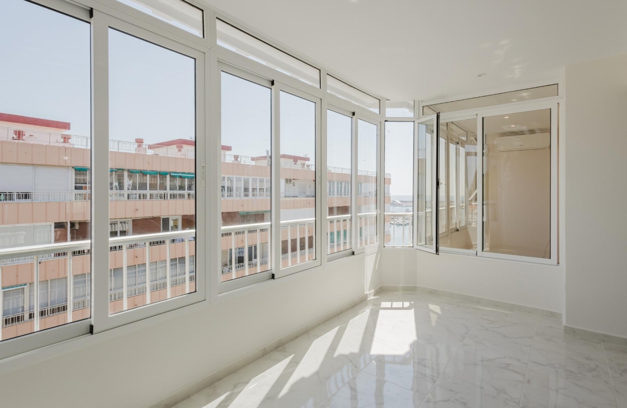 Resale - Apartment - Torrevieja - Playa del Acequión