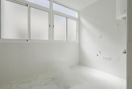 Resale - Apartment - Torrevieja - Playa del Acequión