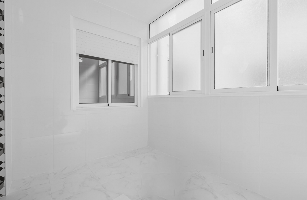 Resale - Apartment - Torrevieja - Playa del Acequión