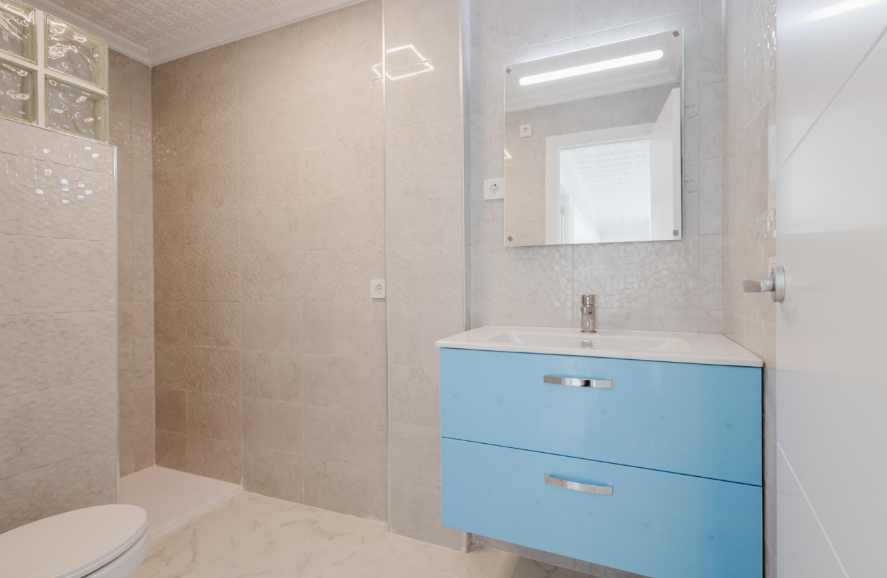 Resale - Apartment - Torrevieja - Playa del Acequión