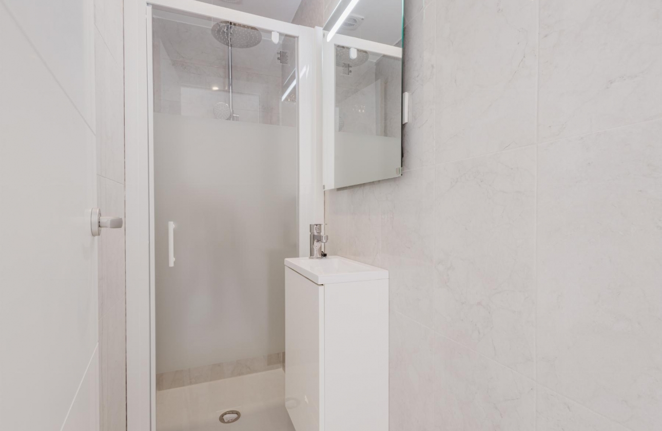 Resale - Apartment - Torrevieja - Playa del Acequión