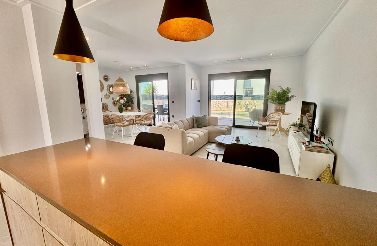 Resale - Villa - Benijofar - Pueblo 4