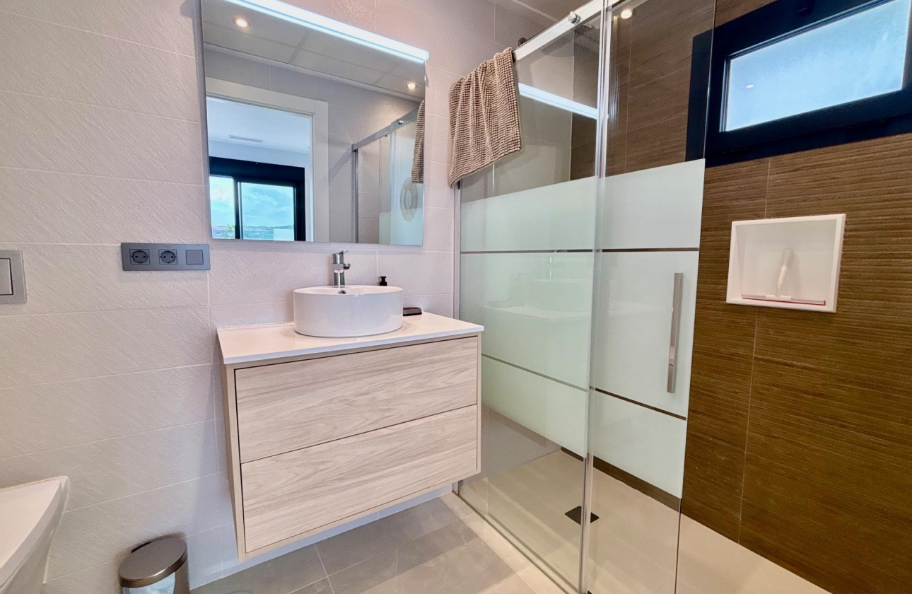 Resale - Villa - Benijofar - Pueblo 4