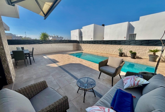 Resale - Villa - Benijofar - Pueblo 4