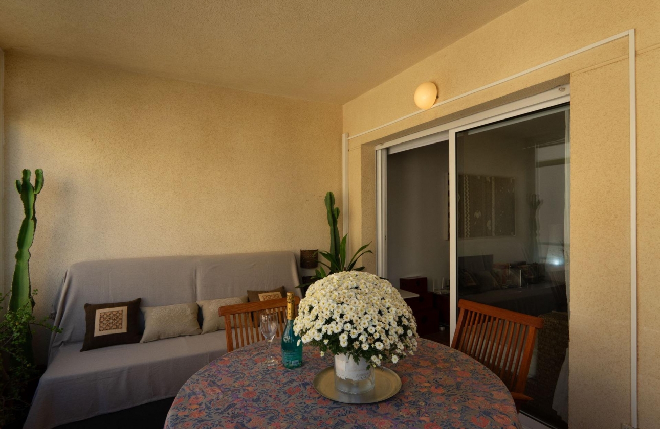 Resale - Apartment - Orihuela Costa - Campoamor