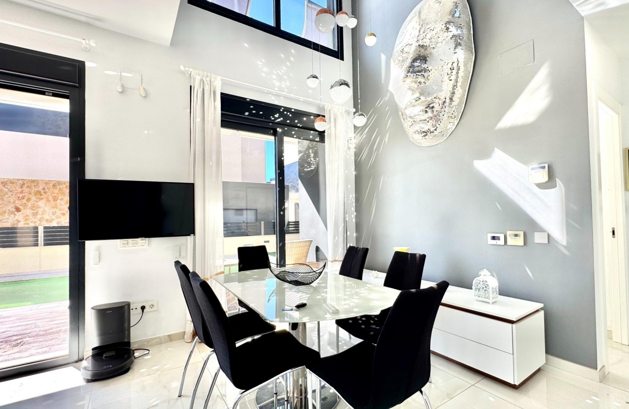 Resale - Villa - Orihuela Costa - Lomas de Cabo Roig