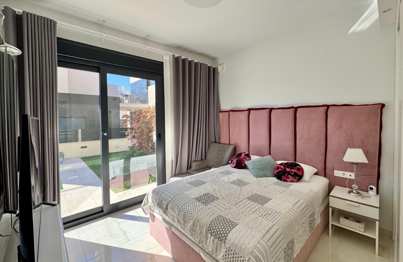 Resale - Villa - Orihuela Costa - Lomas de Cabo Roig