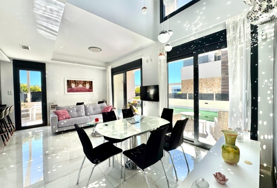 Resale - Villa - Orihuela Costa - Lomas de Cabo Roig