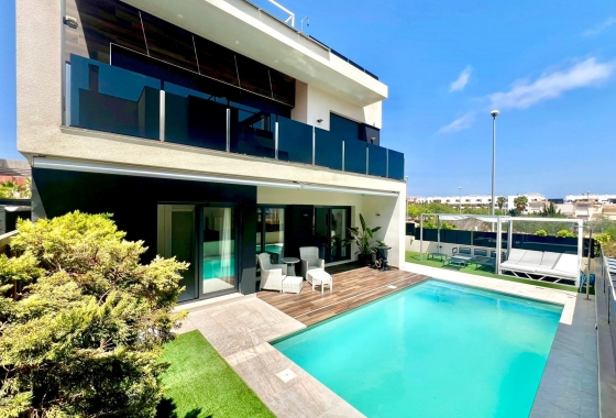 Resale - Villa - Orihuela Costa - Lomas de Cabo Roig