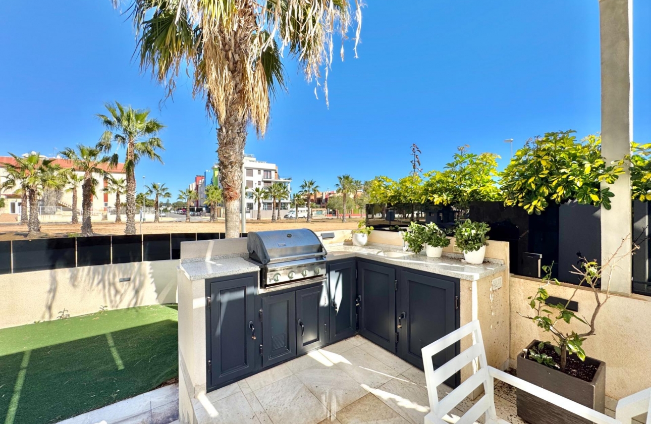 Resale - Villa - Orihuela Costa - Lomas de Cabo Roig