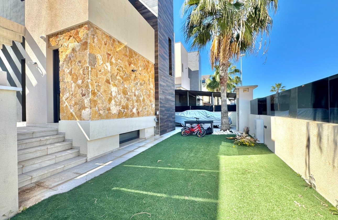 Resale - Villa - Orihuela Costa - Lomas de Cabo Roig