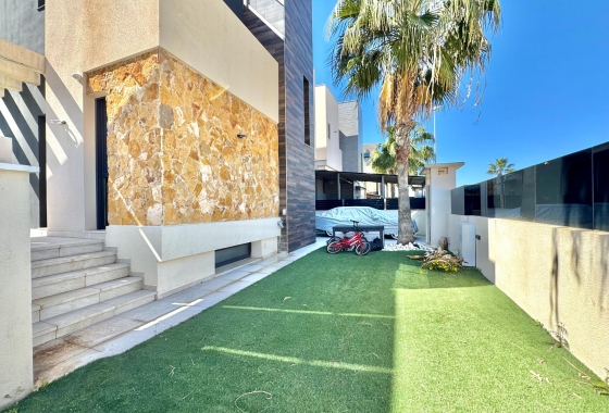 Resale - Villa - Orihuela Costa - Lomas de Cabo Roig