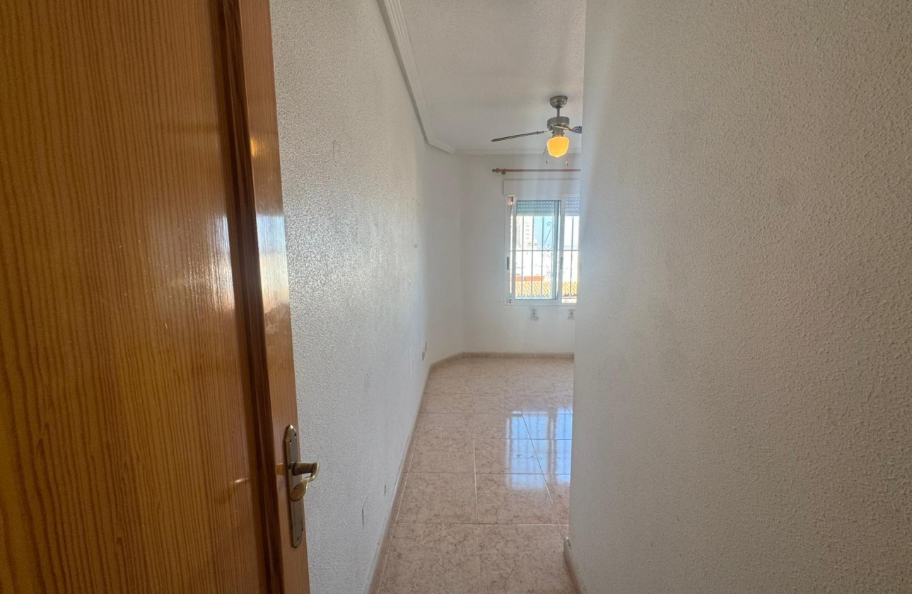 Resale - Apartment - Torrevieja - La Mata