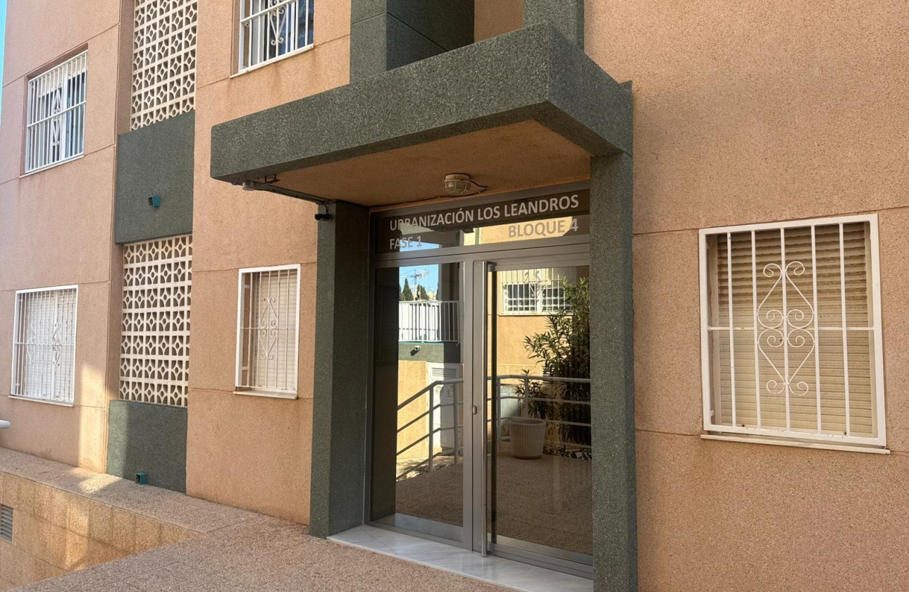 Resale - Apartment - Torrevieja - La Mata