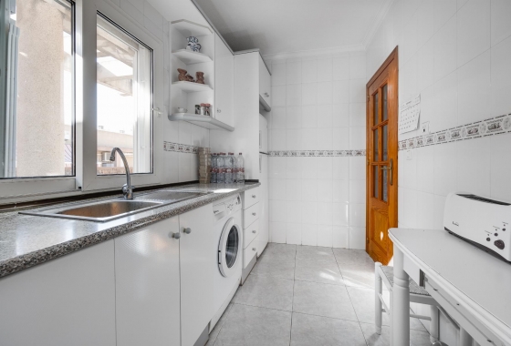 Resale - Apartment - Torrevieja - Parque de Las Naciones