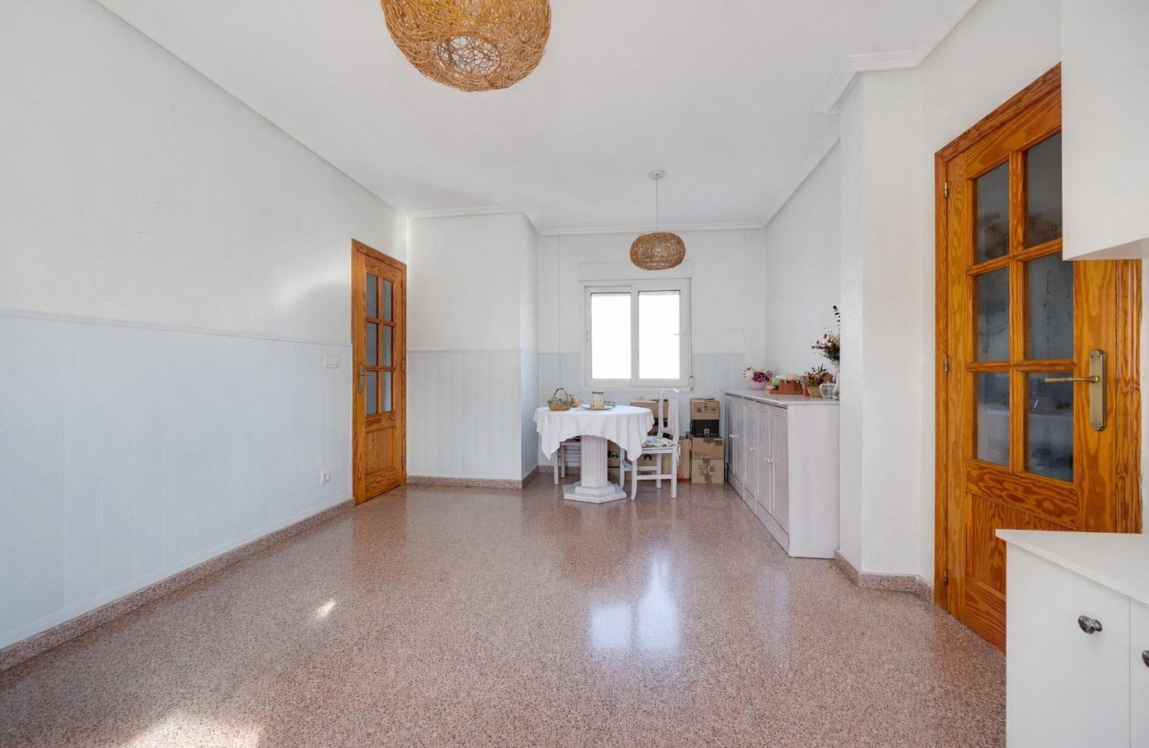 Resale - Apartment - Torrevieja - Parque de Las Naciones