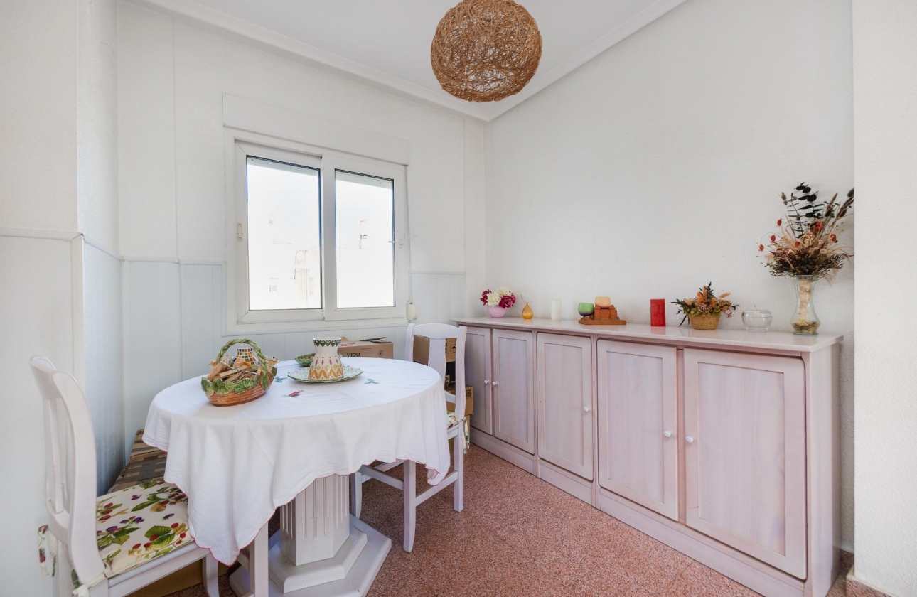 Resale - Apartment - Torrevieja - Parque de Las Naciones