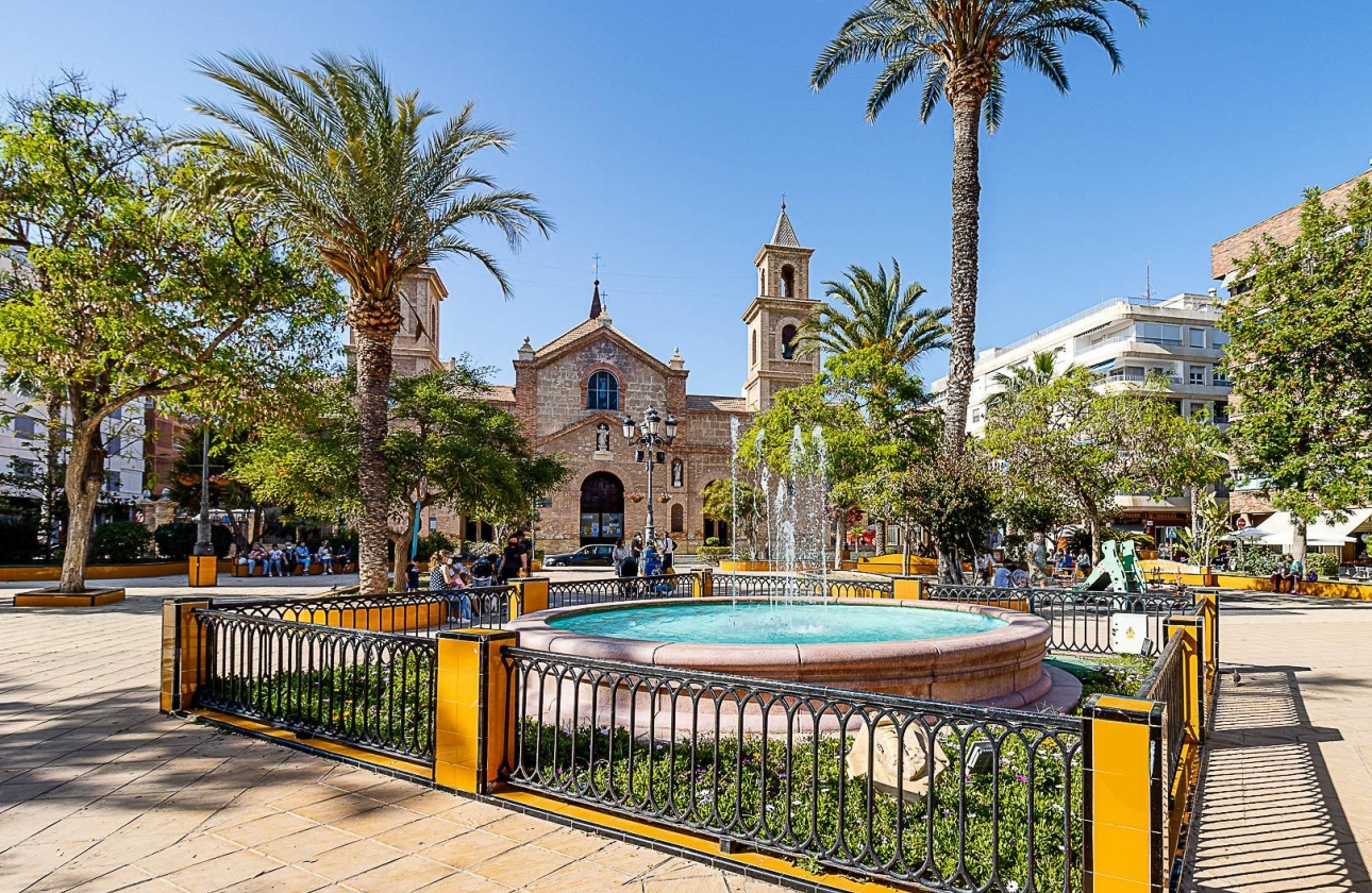 Resale - Apartment - Torrevieja - Parque de Las Naciones