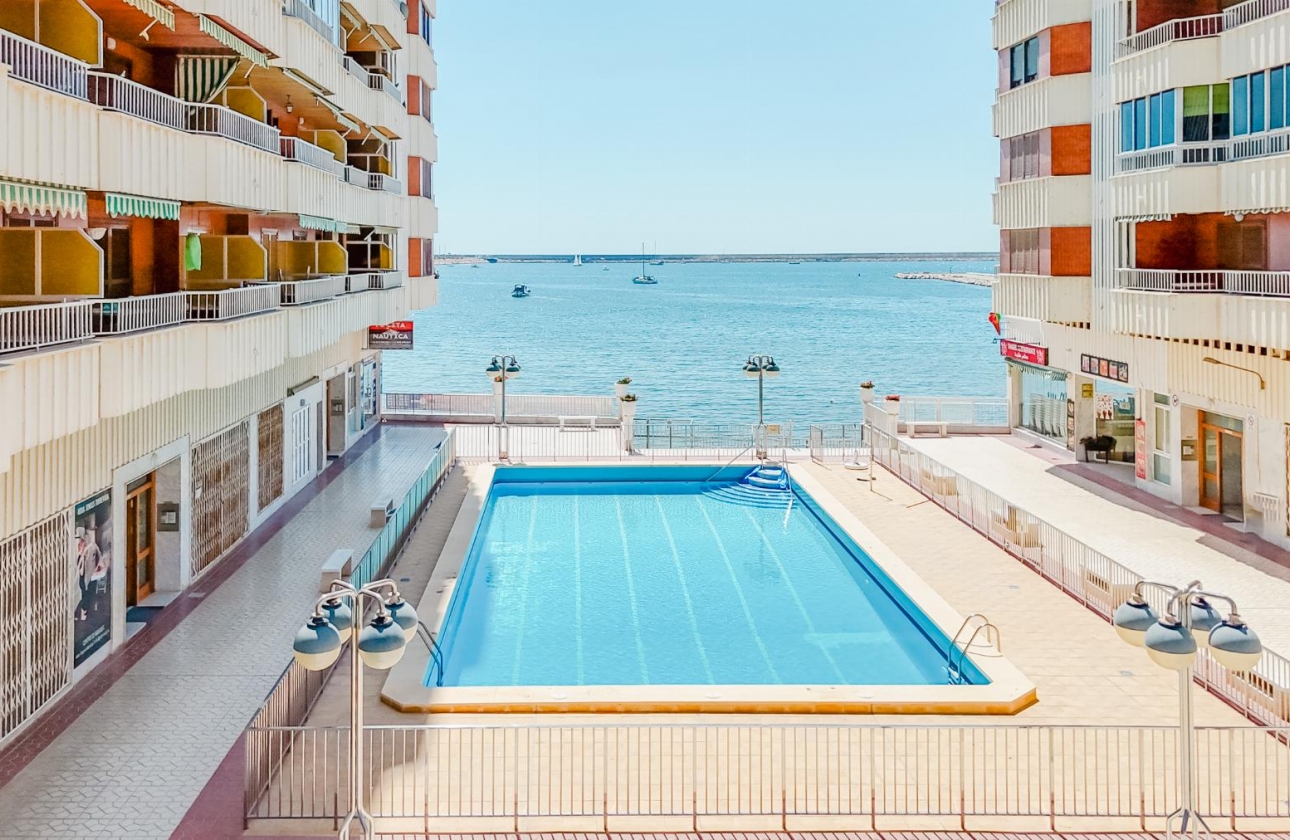 Wiederverkauf - Wohnung - Torrevieja - Playa del Acequión