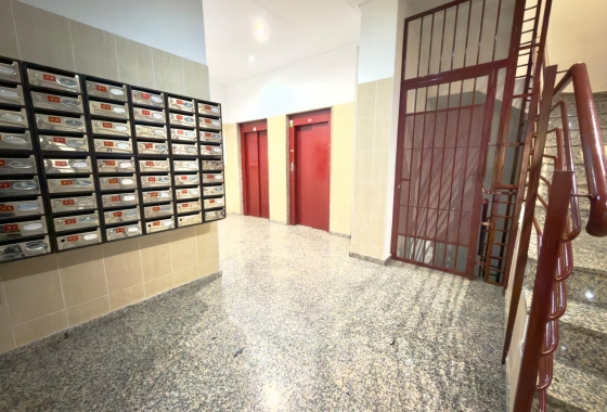 Wiederverkauf - Wohnung - Torrevieja - Parque de las Naciones